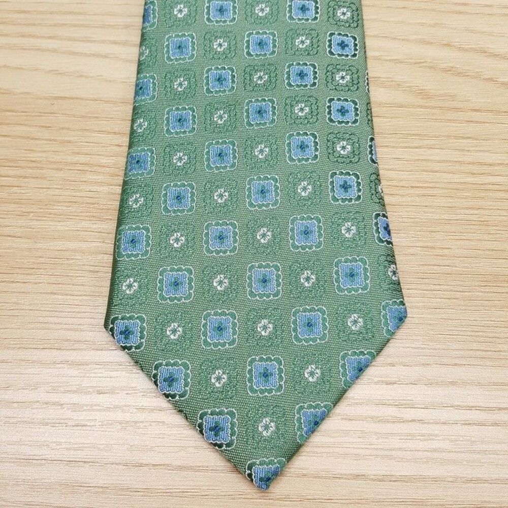 BLOOMINGDALES MENS STORE Neck Tie Green Medallion 100% Silk Classic Necktie